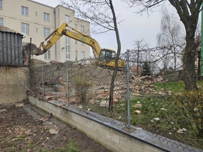 Wyburzenie budynku gospodarczego Plac Bankowy4