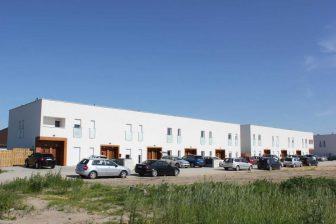 Zespół budynków w zabudowie szeregowej ul. Jankowskiego Ostrów Wlkp (1)